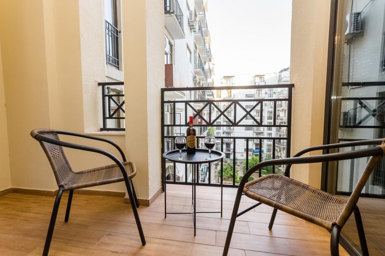 Lovely 2 Bedroom Flat Tbilisi Ngoại thất bức ảnh