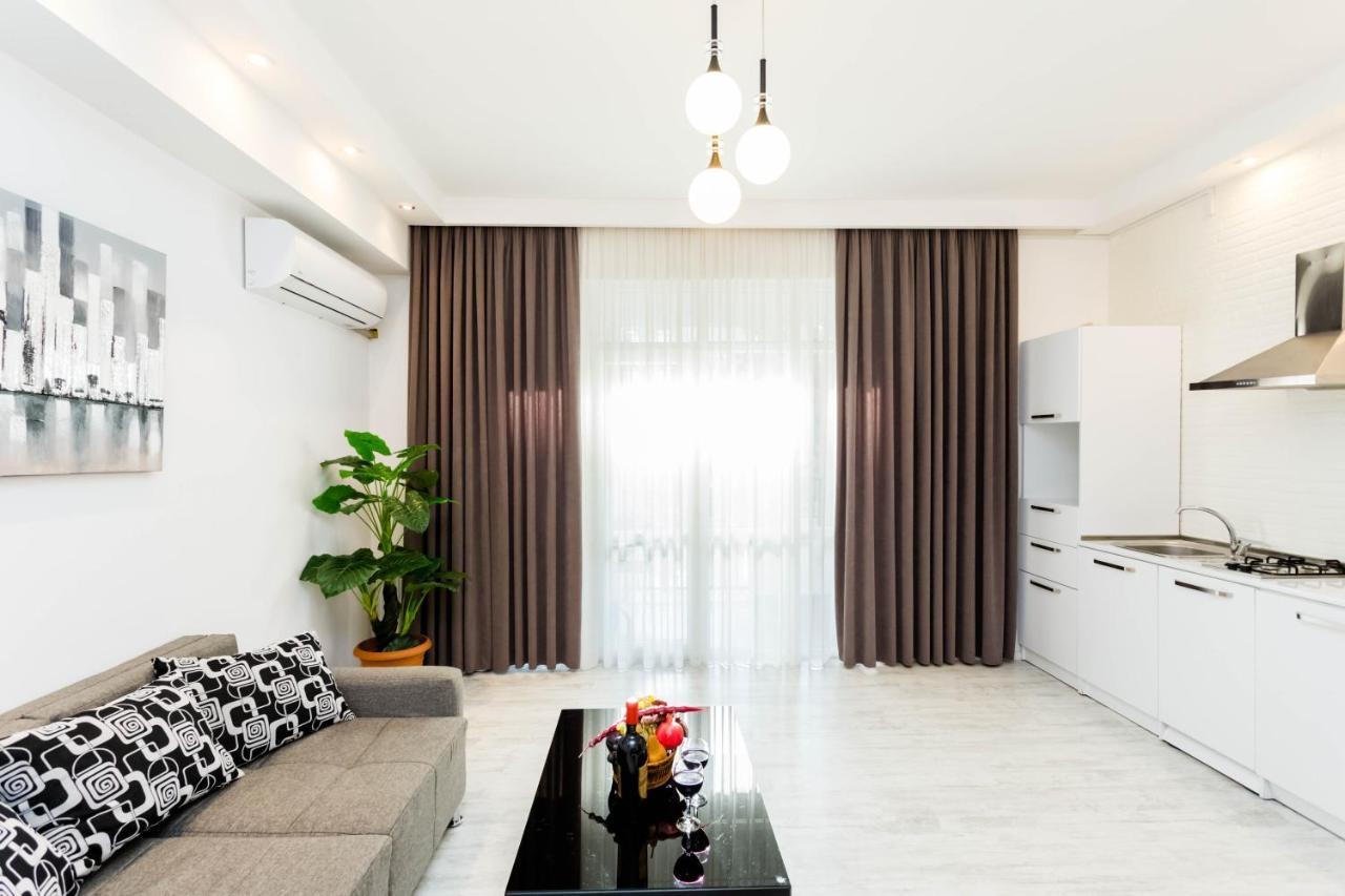 Lovely 2 Bedroom Flat Tbilisi Ngoại thất bức ảnh