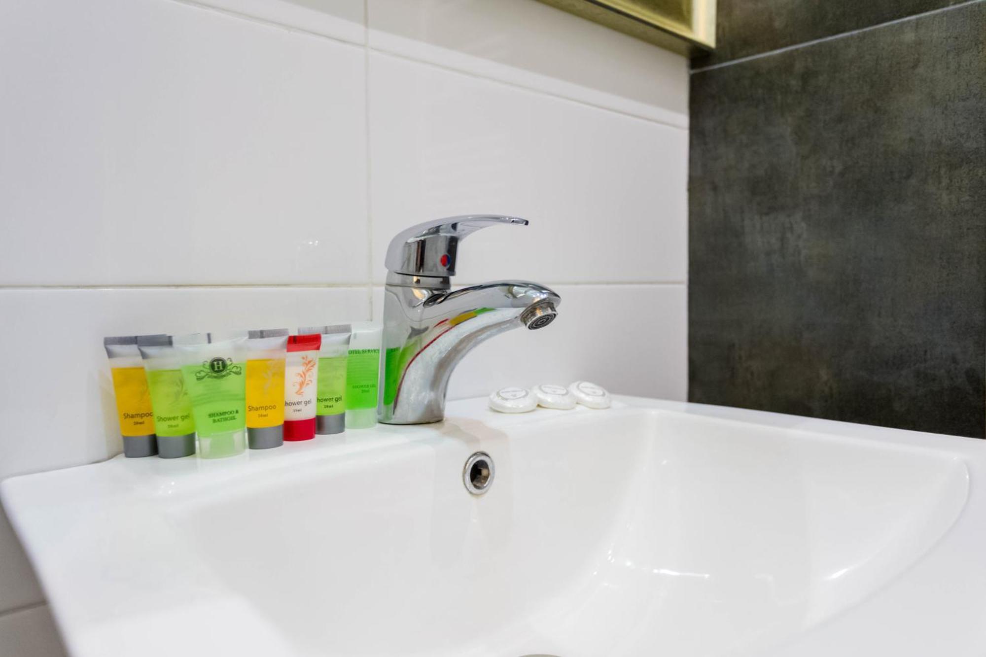 Lovely 2 Bedroom Flat Tbilisi Ngoại thất bức ảnh