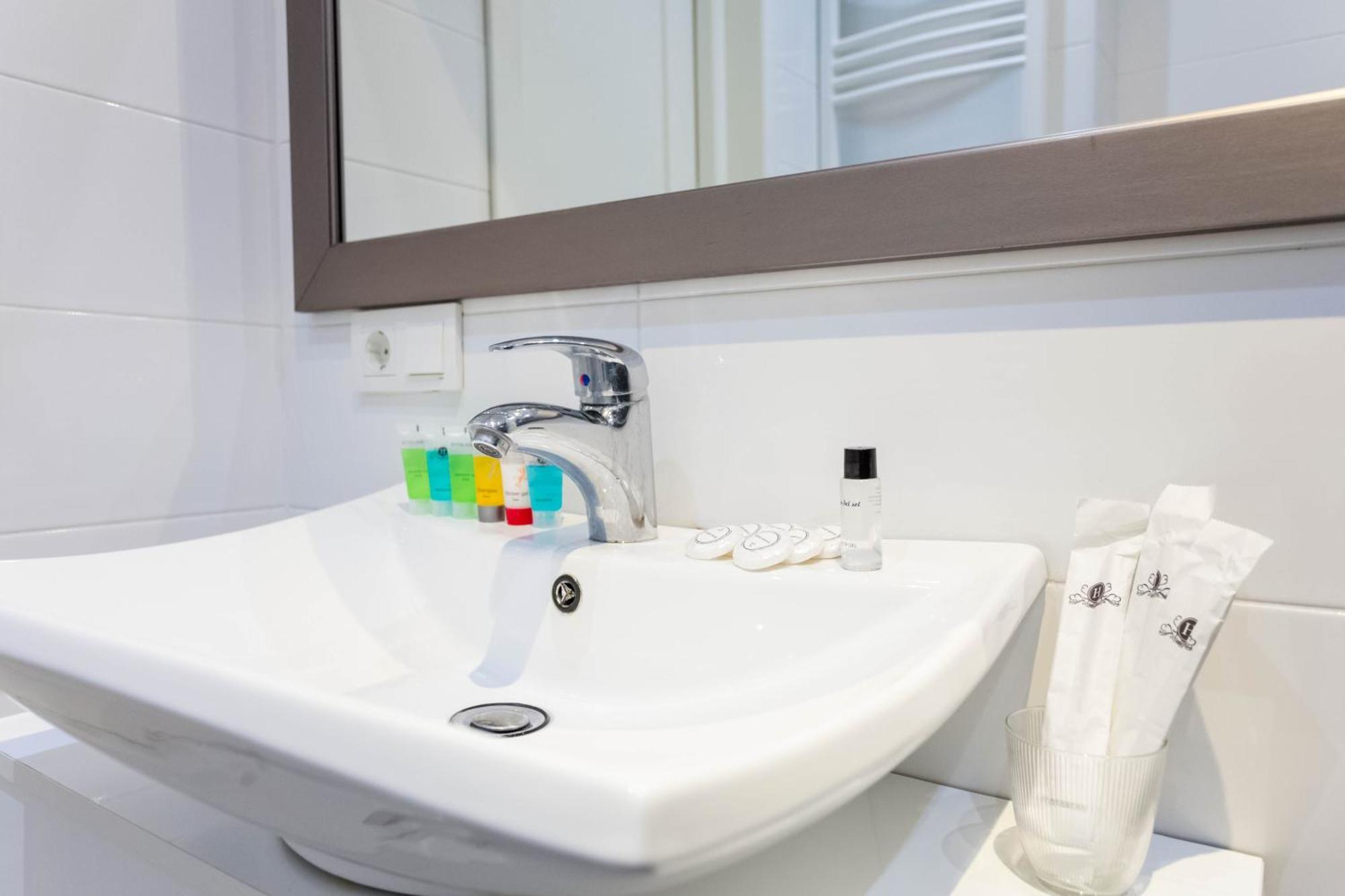 Lovely 2 Bedroom Flat Tbilisi Ngoại thất bức ảnh
